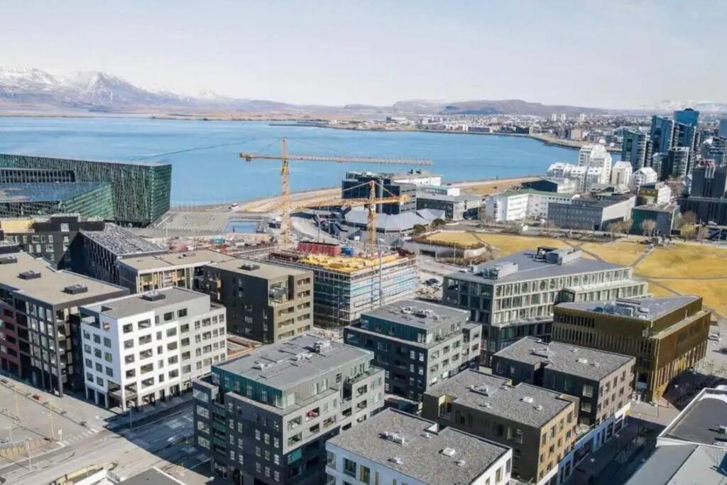 Private Lux 2Br & 2Ba City Center With Free Parking Reykjavik Luaran gambar